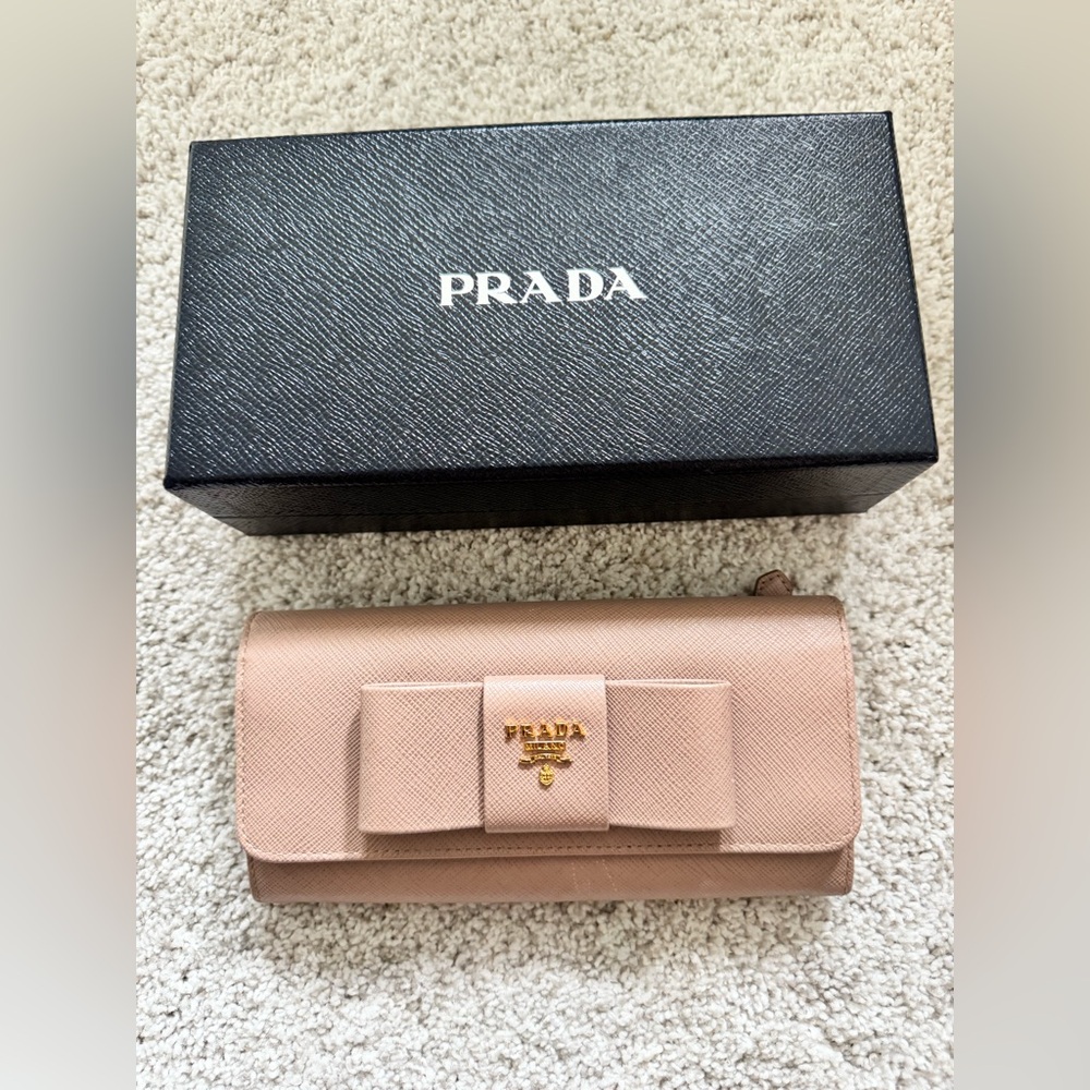 ❌ SOLD ❌Prada Pink Leather Wallet